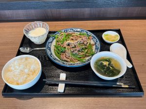 投稿についてもっと詳しく 2021年11月の月替わりランチ『青椒牛肉絲(チンジャオニューロース)』