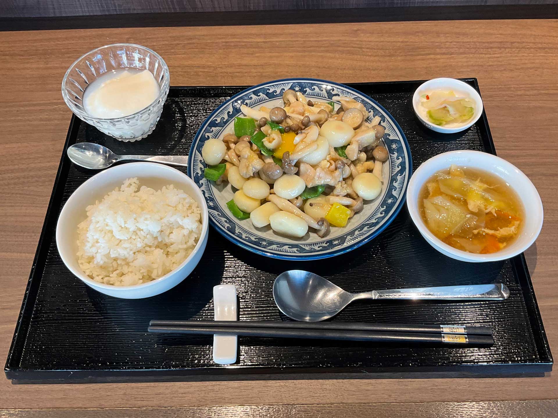 投稿についてもっと詳しく 2022年1月の月替わりランチ『クワイと鶏肉の塩麹炒め(慈姑鶏丁)』