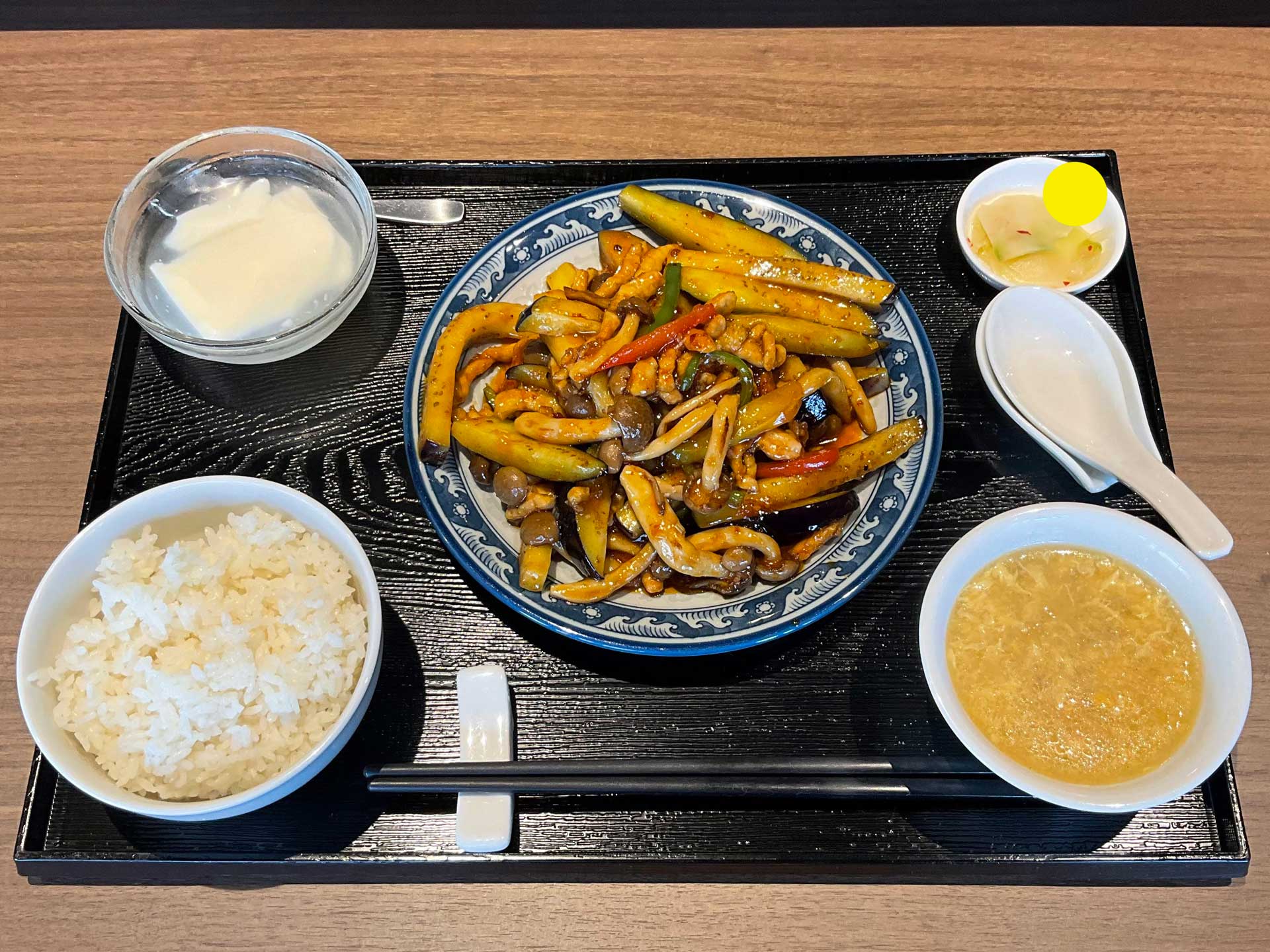 投稿についてもっと詳しく 2022年8月の月替わりランチ『魚香茄絲(茄子と豚肉のピリ辛スタミナ炒め)』