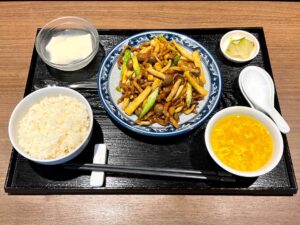 投稿についてもっと詳しく 2022年9月の月替わりランチ『茭白牛肉絲(真菰筍と牛肉のオイスターソース炒め)』