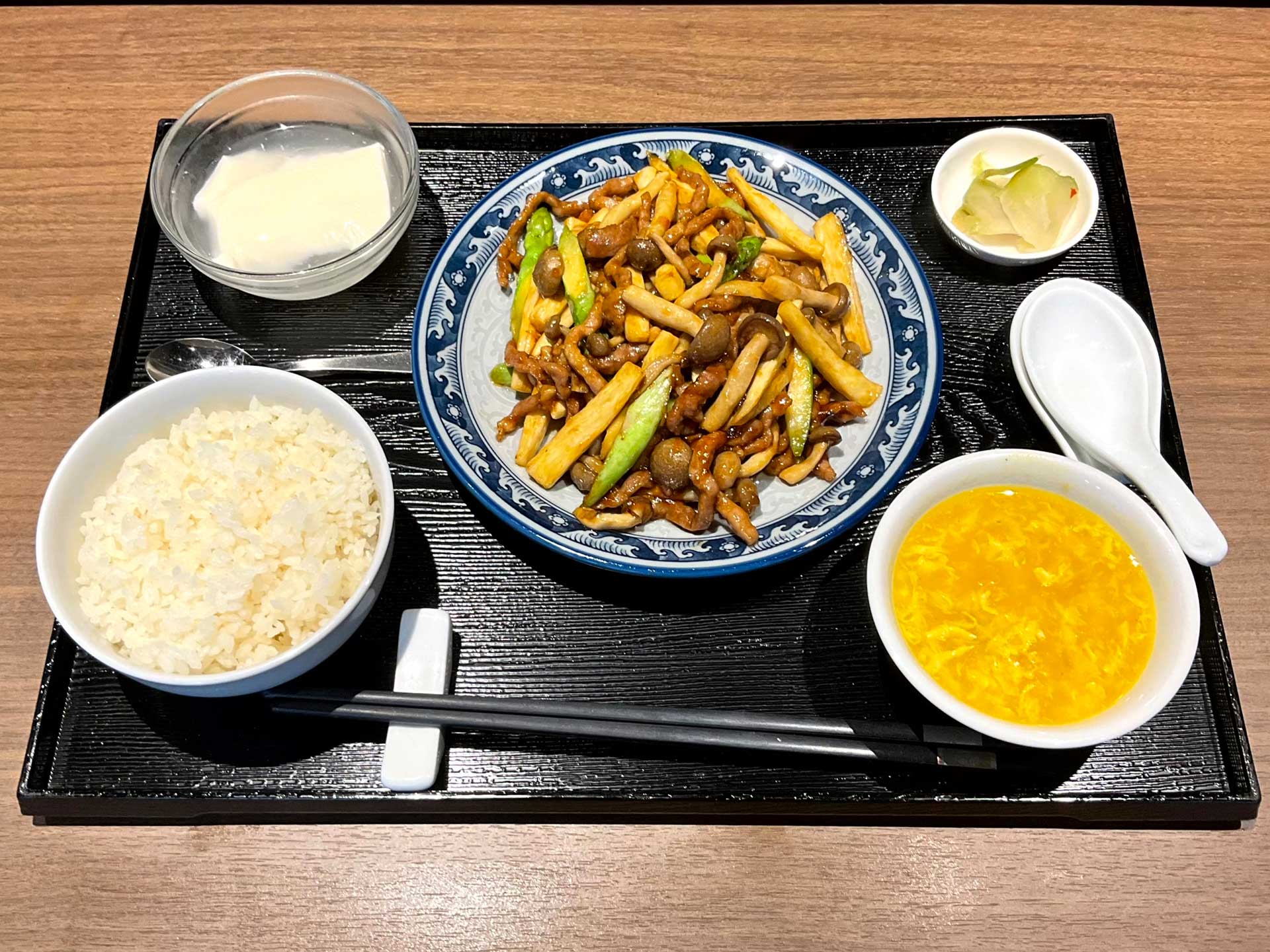 投稿についてもっと詳しく 2022年9月の月替わりランチ『茭白牛肉絲(真菰筍と牛肉のオイスターソース炒め)』