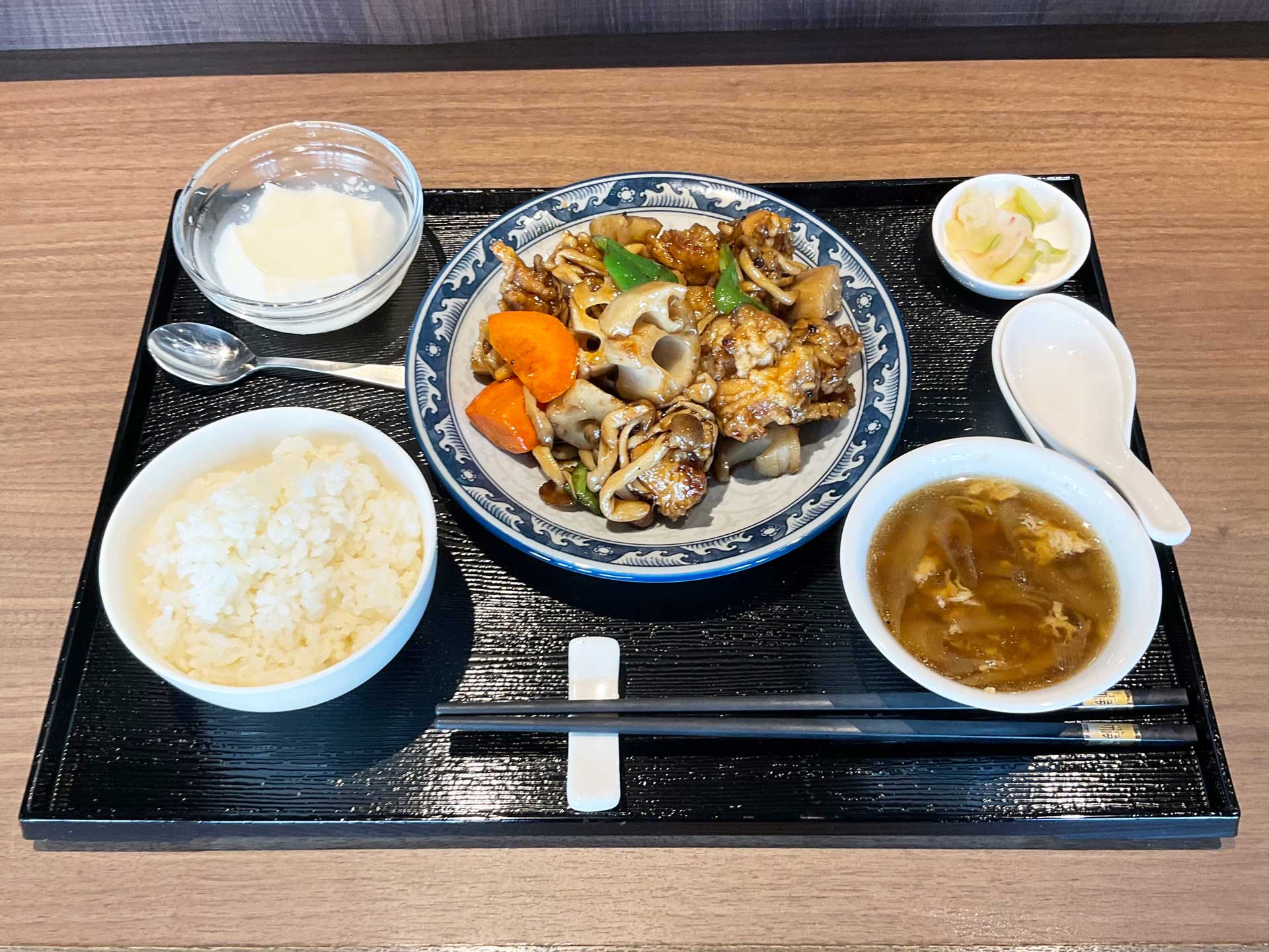 投稿についてもっと詳しく 2022年10月の月替わりランチ『蓮藕鶏塊(新蓮根と鶏肉の黒酢炒め)』