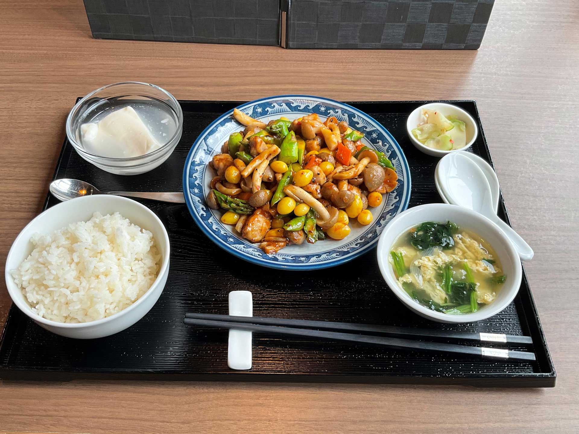 投稿についてもっと詳しく 2022年11月の月替わりランチ『銀杏鶏丁(銀杏と鶏肉の豆板醤炒め)』