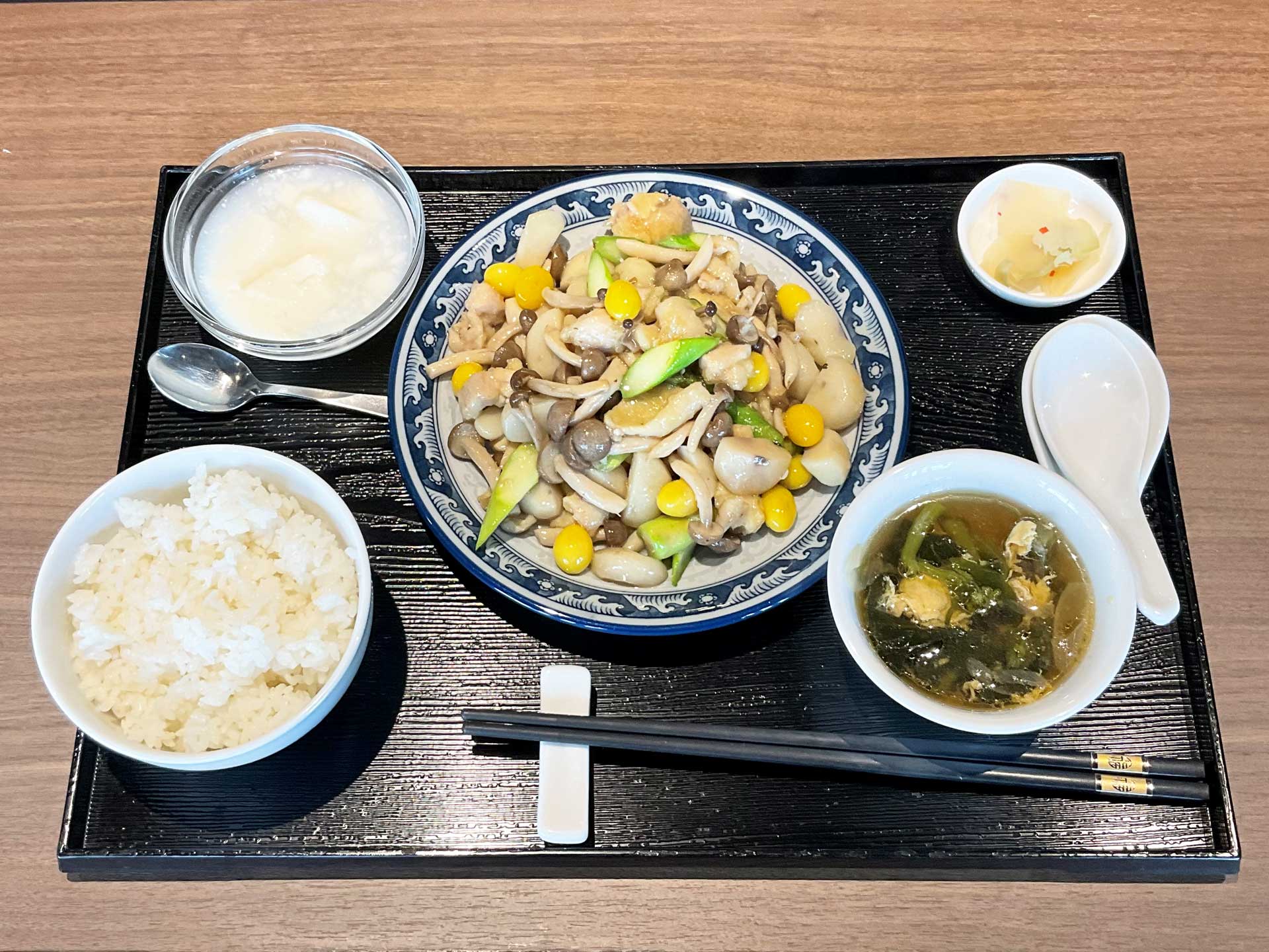 投稿についてもっと詳しく 2023年1月の月替わりランチ『慈姑鶏丁(くわいと鶏肉の塩味炒め)』