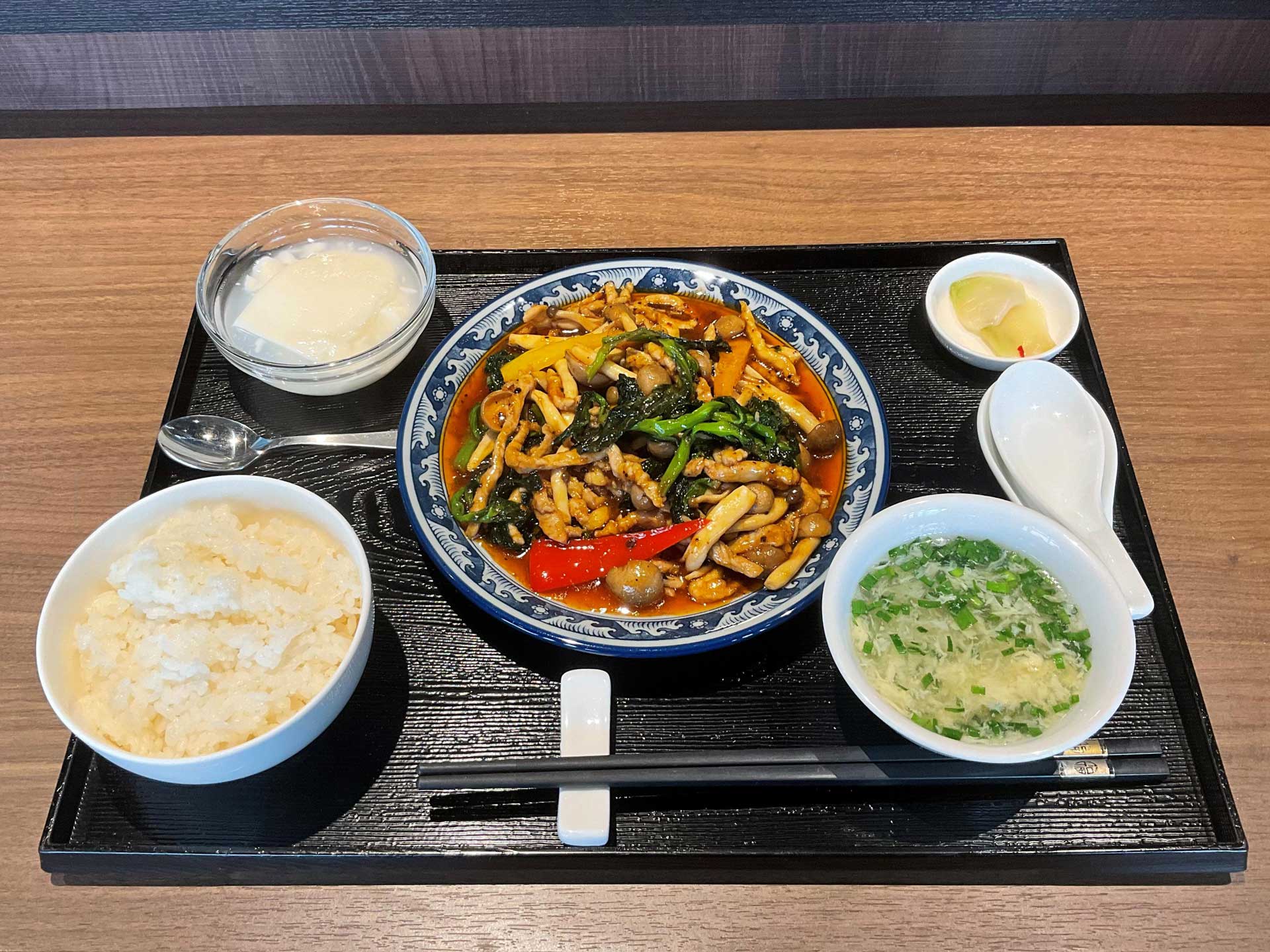 投稿についてもっと詳しく 2023年2月の月替わりランチ『油菜花肉絲(菜の花と豚肉の豆豉[トウチー]炒め)』
