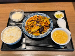 投稿についてもっと詳しく 2024年8月の月替わりランチ『魚香茄子(茄子と豚肉のスタミナ炒め)』