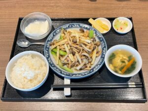 投稿についてもっと詳しく 2025年9月の月替わりランチ『茭白肉絲(マコモ筍と豚肉のオイスターソース炒め)』