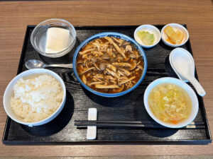 投稿についてもっと詳しく 2026年1月の月替わりランチ『粉絲肉絲(薩摩芋春雨と豚肉の旨辛煮込み)』